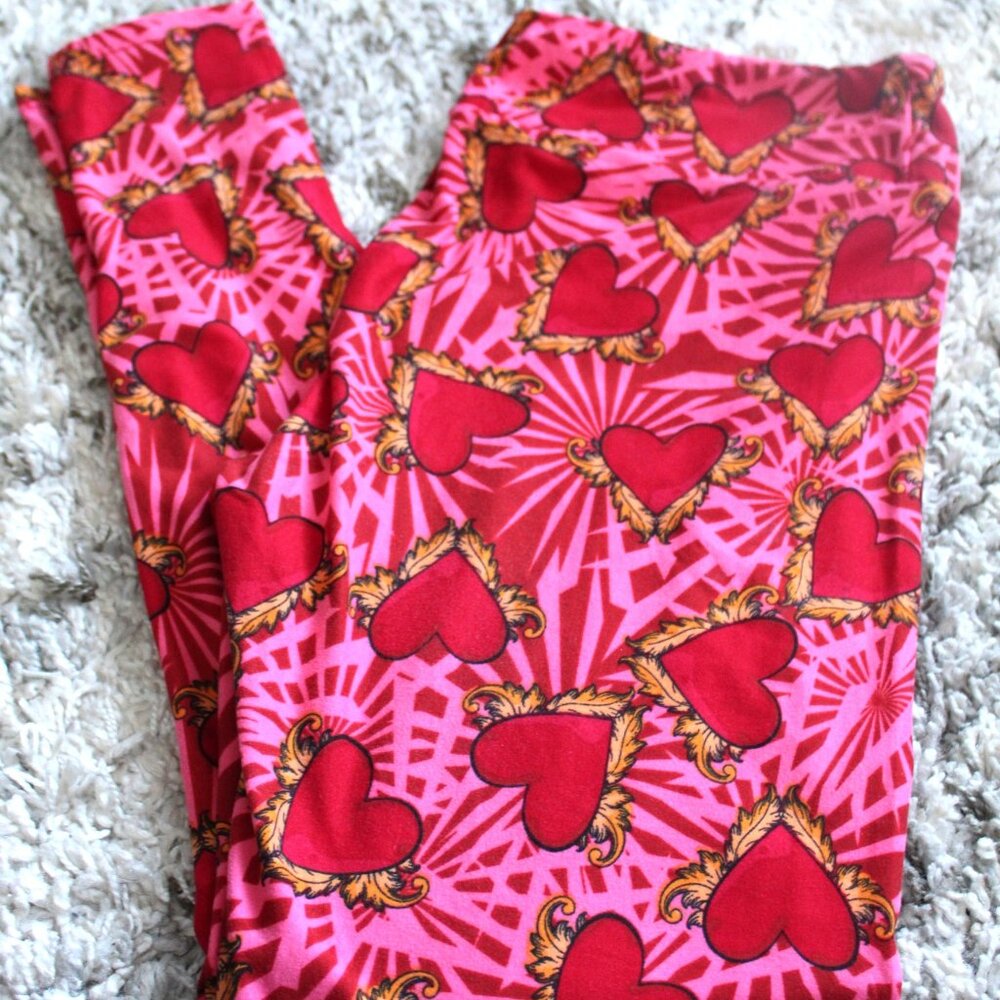 LuLaRoe LLR Leggings Tall & Curvy T&C Valentine's Day Red Hearts with Feathers
